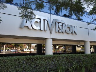 برسی عملکرد شرکت Activison در نسل 8